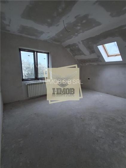 Casa rezidentiala generoasa cu 5 camere 3 bai  dressing  parcare - 9