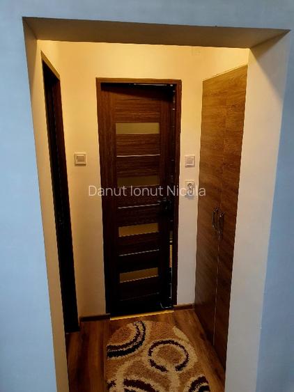 Apartament 3 camere ,semidecomandat  - 2