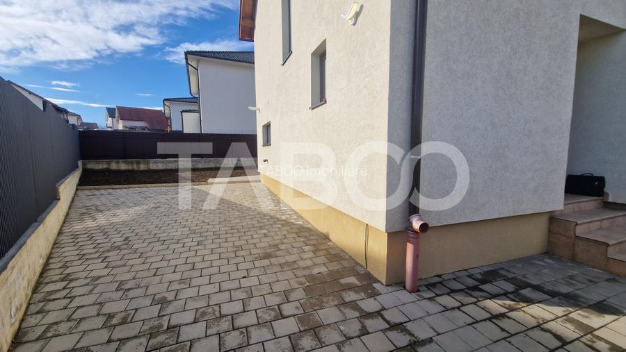 Casa moderna cu 4 camere 2 bai si curte in Selimbar zona rezidentiala - 17