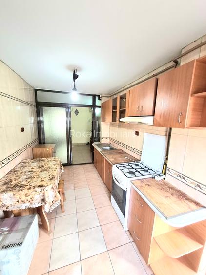 Apartament 4 camere,ultracentral, decomandat, mobilat si utilat,str Decebal - 15