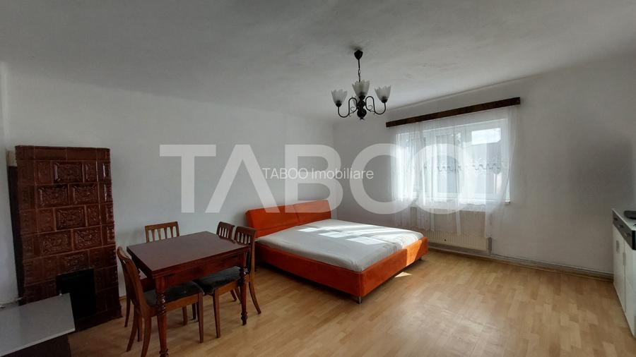 Doua case la pret de una teren 900 mp zona Turnisor - 3