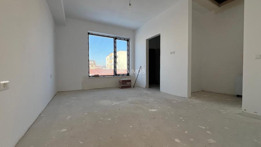 Casă individuală spațioasă, 120 mp utili, living pe două nivele, teren 365 mp - 15