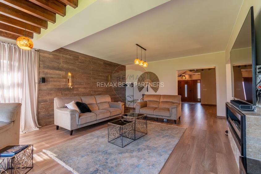 Proprietate exclusivista de vanzare: 2 case | 9 camere | 2000 mp teren - 38