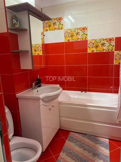 Etaj 2 - Galata, 2 camere decomandat, mobilat utilat, liber - 3