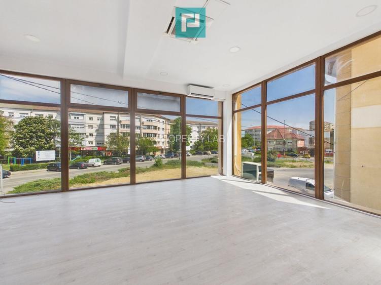 Spațiu comercial renovat, vitrină 8 m, Etaj 1 - 2