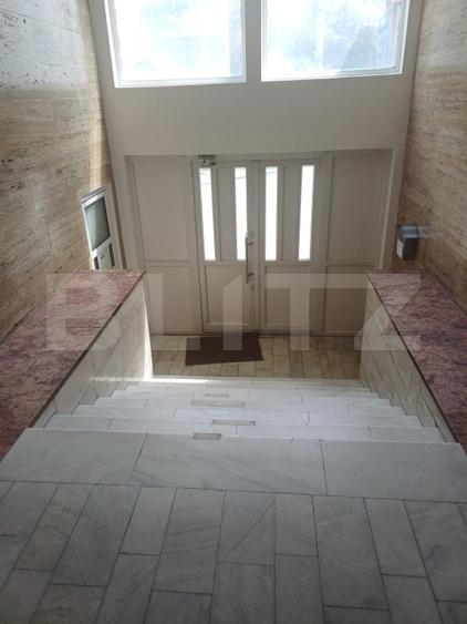 Cladire birouri de vanzare, P+2, 1000 mp, Suceava, zona Centrala