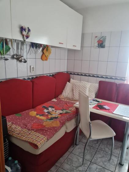 Apartament 3 camere de vânzare, decomandat – zona Inelul 1