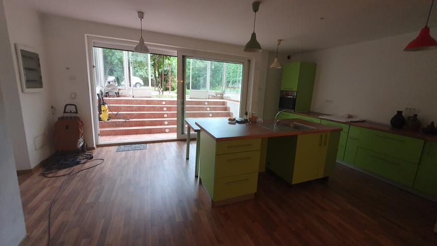 Casa cu teren foarte generos str. Matasarilor colt cu Aleea Ghirodei