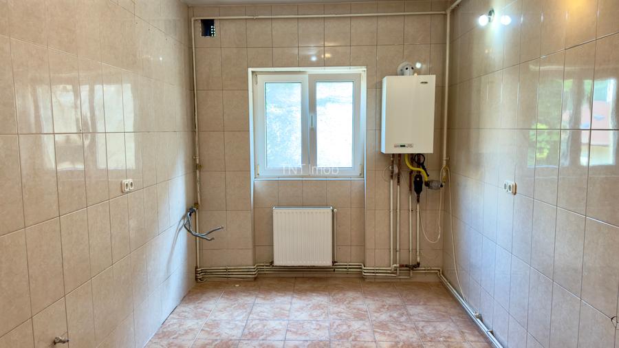 Apartament 4 camere Victoriei, centrala proprie, boxa, garaj, comision 0 ! - 44