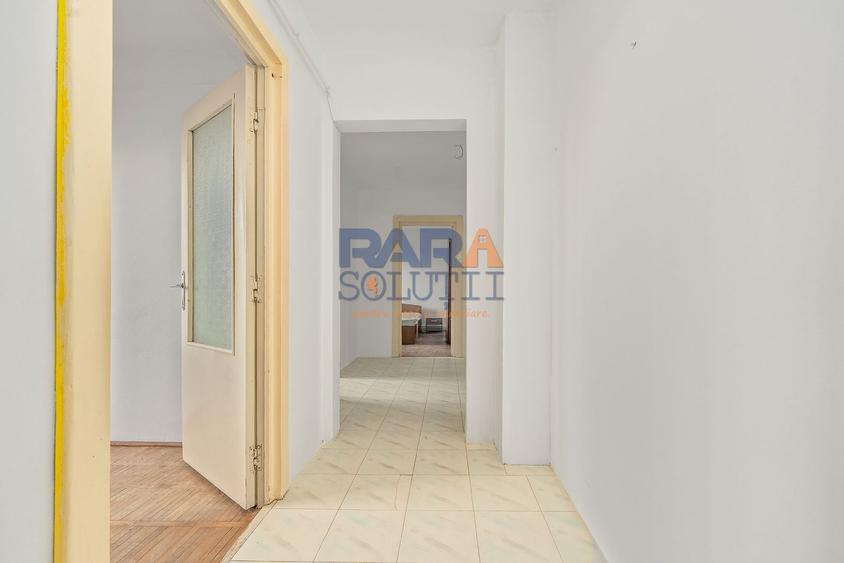 Apartament 3 camere + 2 băi IEFTIN: 700 €/mp