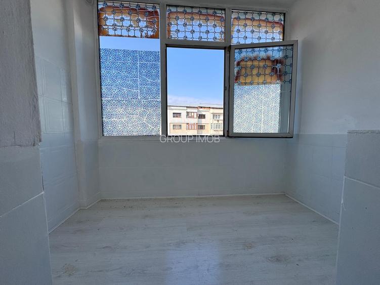 NORD - Apartament 2 cam DECOMANDAT, Etaj 3/4, Bloc 1986 - 3