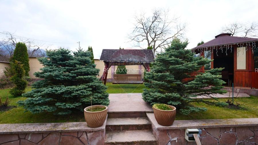 Casă de vânzare Bran Sohodol teren  intravilan 10.331 mp două locuințe - 26