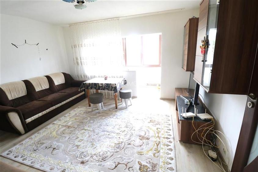 Apartament 3 camere , centrala proprie , zona Dambovita - 2