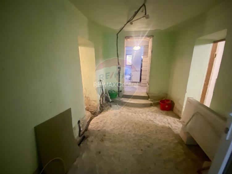 Vilă cu farmec istoric în Bușteni, pensiune sau locuință de vacanță! - 44