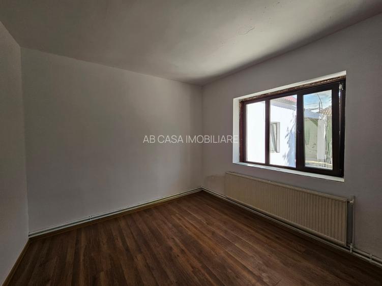 Casă individuală, 6 camere, teren generos, Sânandrei - central, comision 0% - 12