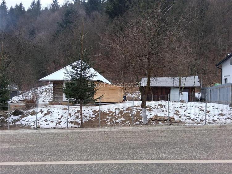 Casa din lemn si teren intravilan, Izvorul Muntelui, Neamt - 6