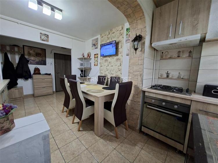 Apartament modern 3 camere balcon zona Semaforului - 10