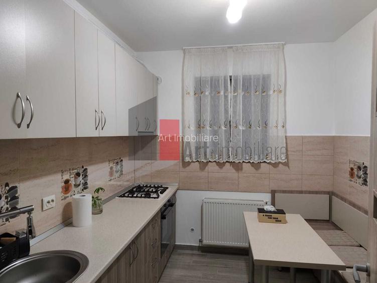 Ofer spre inchiriere apartament 2 camere si loc de parcare!Rezidential Apusului - 4