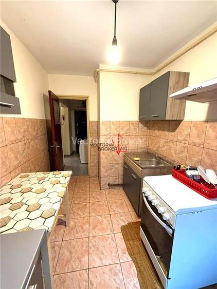 Etaj 1 cu centrala termica- zona Tei Ion Berindei Sectia 7 Politie - 11