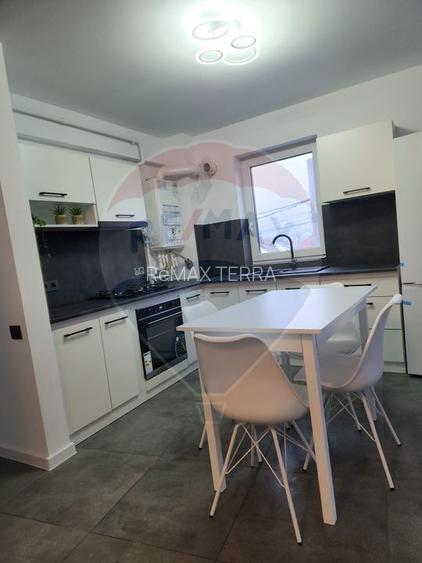DE INCHIRIAT: Apartament cu 3 camere - Centru Vechi - 4