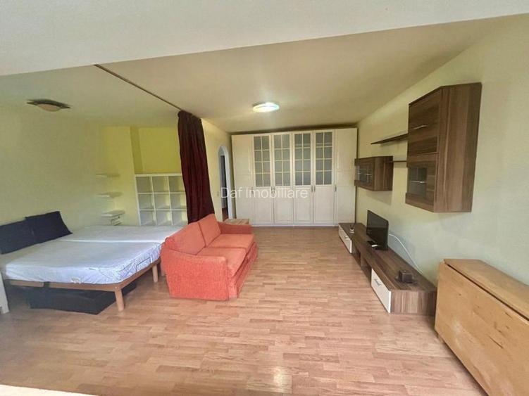 Nerva Traian -Timpuri Noi Metrou- Studio 42mp -bloc 1989 - 9