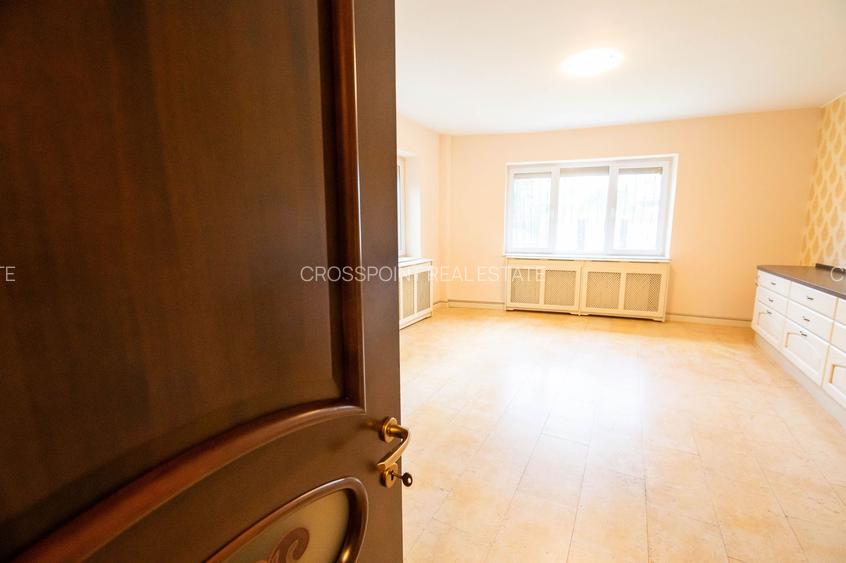 Vila cu piscina, 22 camere și consum ZERO, Baneasa – Romatsa - 4