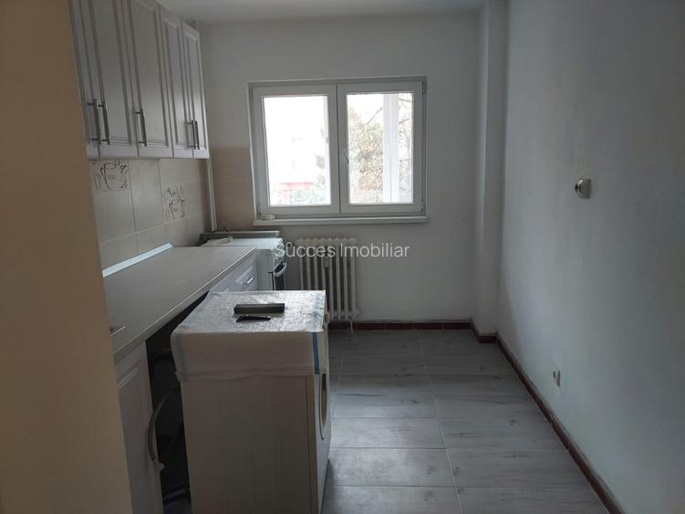 CALEA  MOSILOR-RESTAURANTUL BUREBISTA,3 CAM,ET1,RENOVAT  NOU,500 euro, - 2