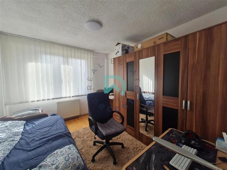 Apartament 3 camere Grivitei, intermediar, Brasov