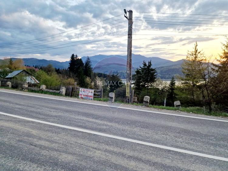 Teren cu vedere la Muntele Ceahlau - 11