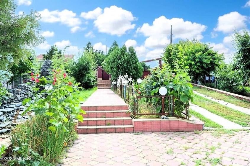 Ovidiu - Str. Nationala, Vila P+1E, teren 1094 mp, vedere la lac! - 4