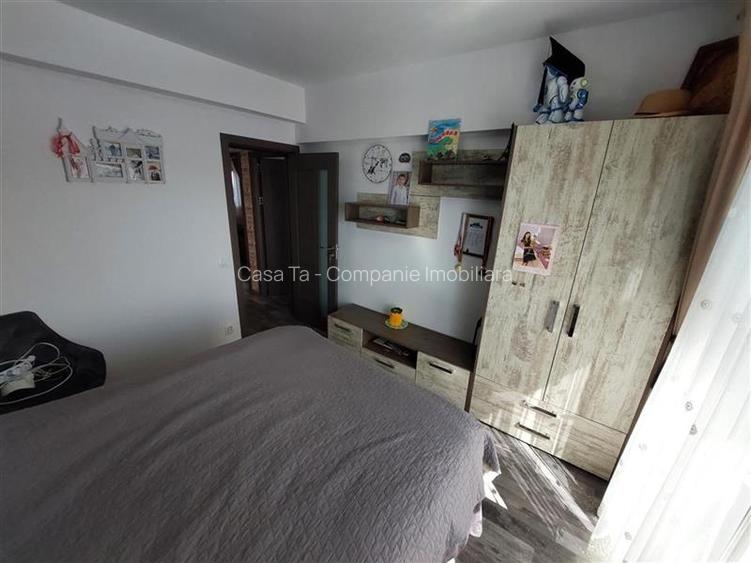 Vila deosebita pe Soseaua Rediu vis-a-vis de lac - 17