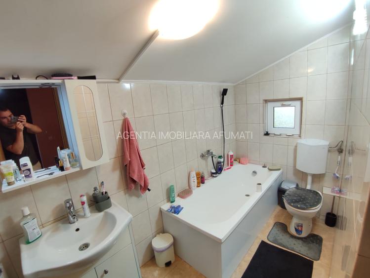 Casă frumoasă de vânzare în Petrachioaia - zonă centrală lângă lac - 13