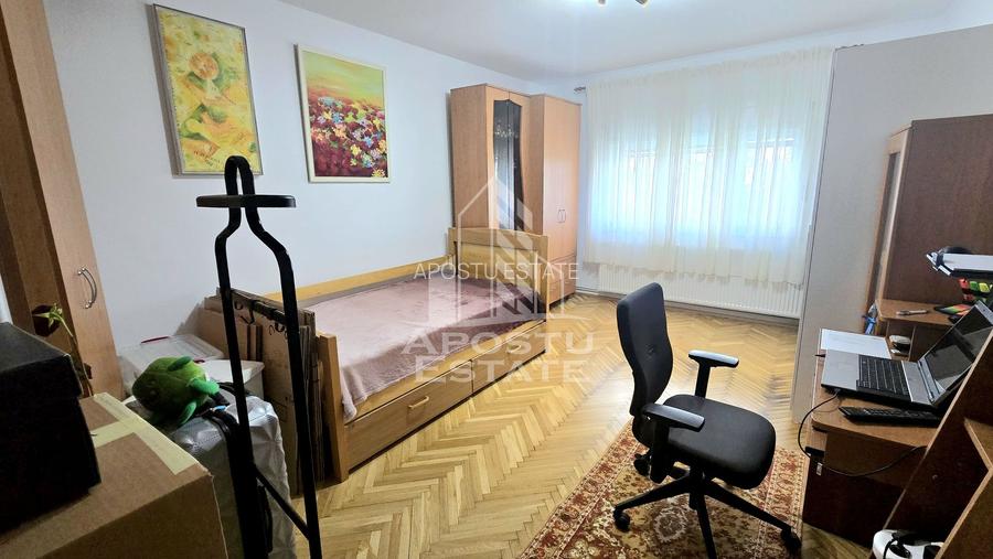 Apartament de vanzare 2 camere, decomandat, centrala proprie, Aradului - 2
