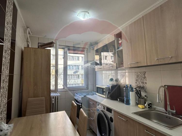 Inchiriere 2 camere semidec. Etaj 4/10 Al. Otesani Metrou - 3