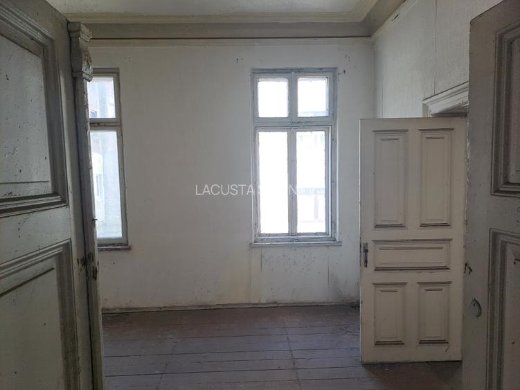 Unirii-Cartierul Evreiesc, singur curte, dubla deschidere, libera - 8