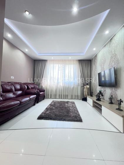 Vila Superba pentru 2 familii /9 Camere /Curte 721 - 18