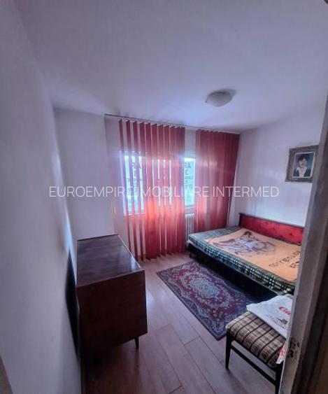 Apartament 3 camere decomandate zona Inel 2 - 5