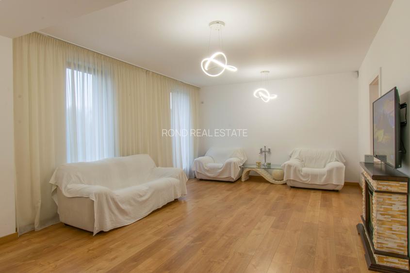 Vilă modernă cu vedere la lac, minicomplex inchis - 12