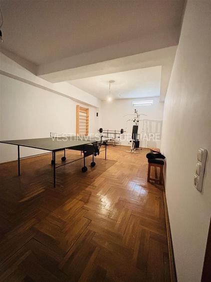 VILA CU 14 CAMERE SI 3405 MP TEREN IN SANMARTIN - 16