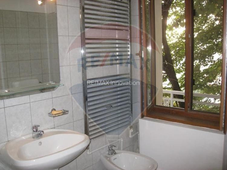 Apartament 6 camere decomandat - 6