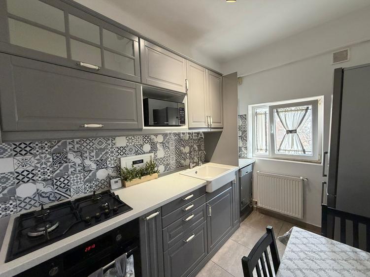 Bd.Aviatorilor 3 camere DECOMANDAT etaj 3/3 proprietar, renovat recent! - 2