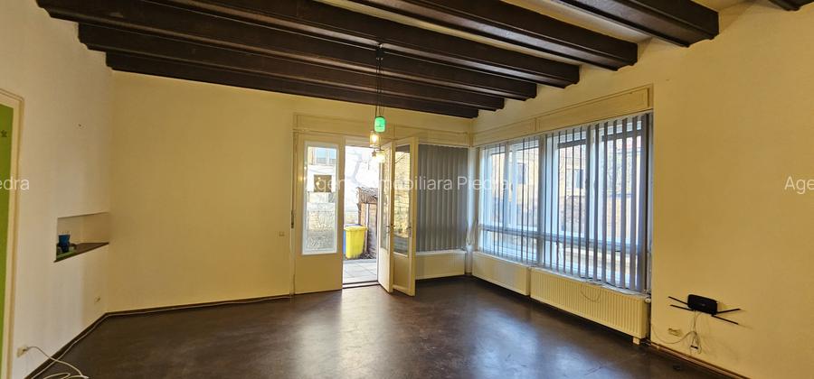 Inchiriez spatiu central,la casa,parter, pretabil pentru birouri sau activitati - 2