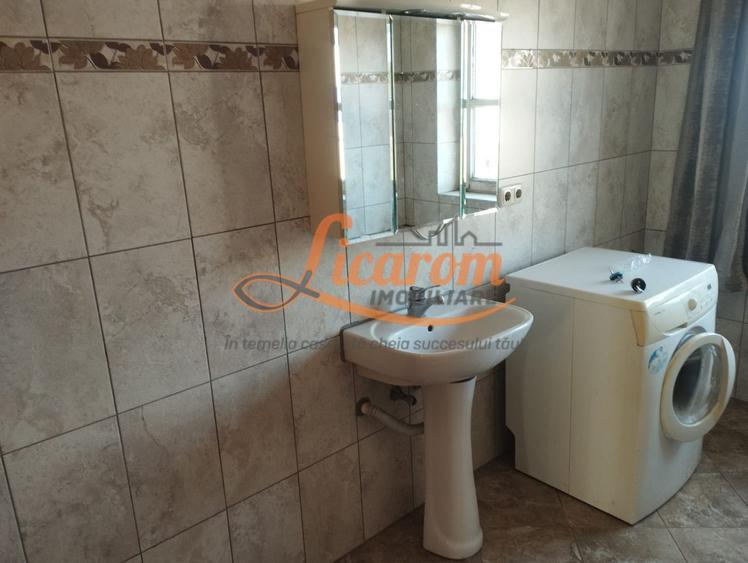 Apartament 3 camere Comuna Cristian,mobilat si utilat 430 euro.
