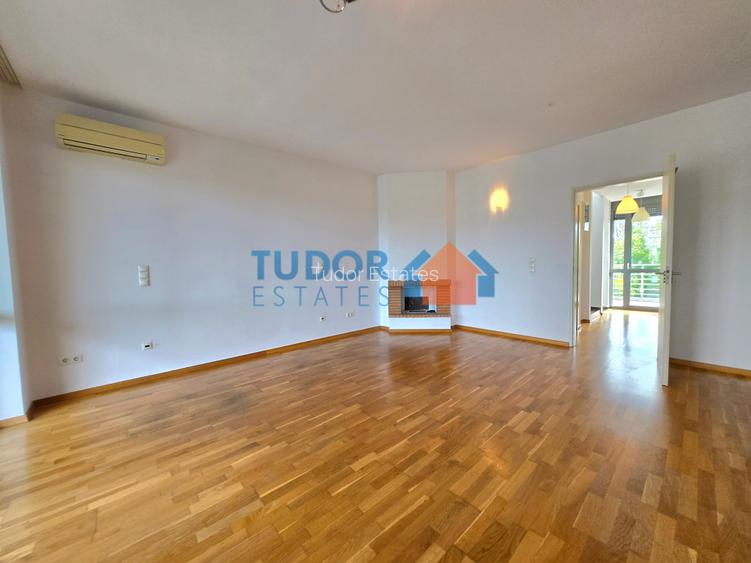 Elegant Multi-Level Home with 4 Bedrooms and Expansive Terraces in Green Lake - 8