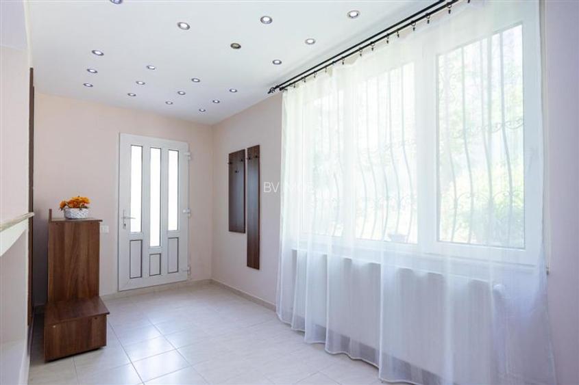 Vanzare apartament 3 camere in Vila pe Drumul de Poiana - 13