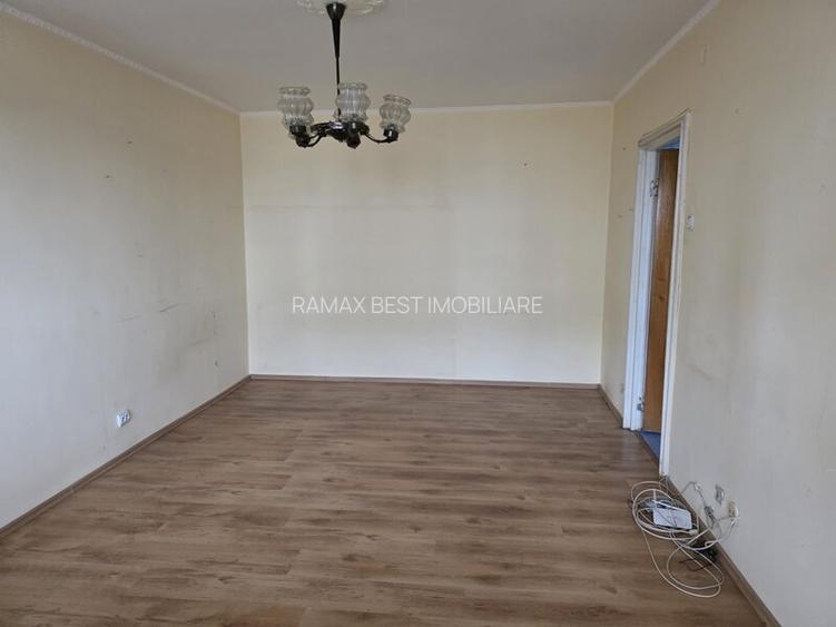 Jean Steriadi, 5 minute metrou 1 Decembrie 1918, bloc reabilitat - 2