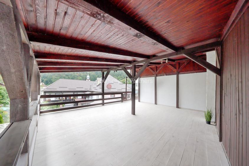 Proximitate imediata fata de Castelul Bran - 37