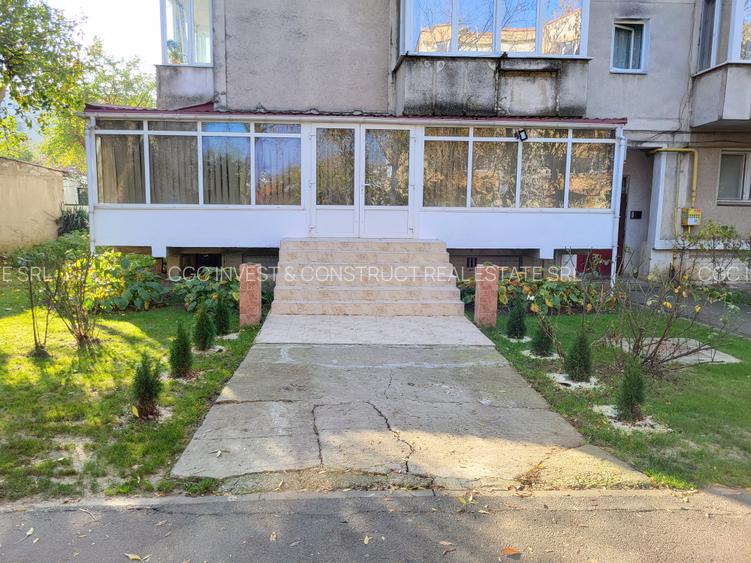 Spatiu de Birouri-Acces pietonal-Spitalul Judetean-5 Camere-Vitrina 12 M- 131 MP - 20