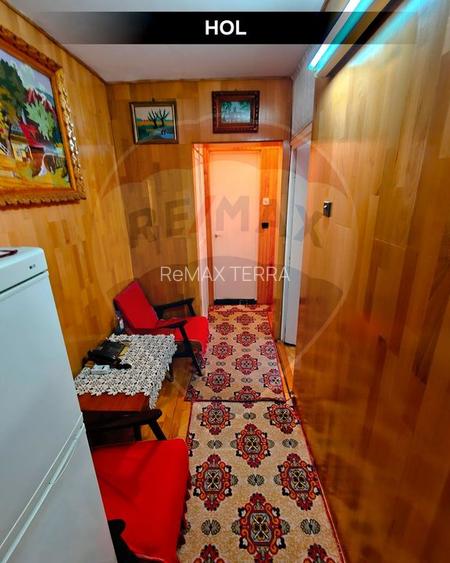 Apartament de vanzare cu 3 camere  Petru Rares Etaj 3 - 8