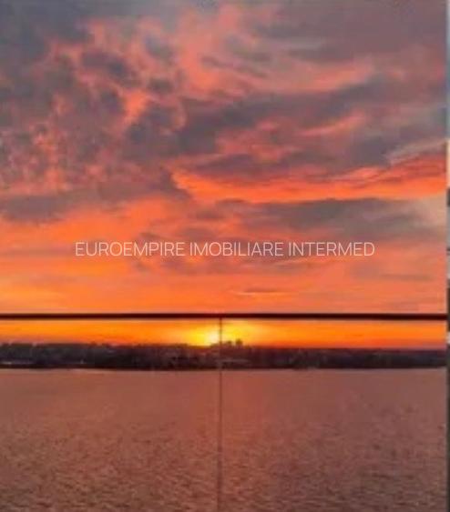 Apartament spectaculos in Mamaia la doar 1.5 km de oras. Parcare inclusa - 17